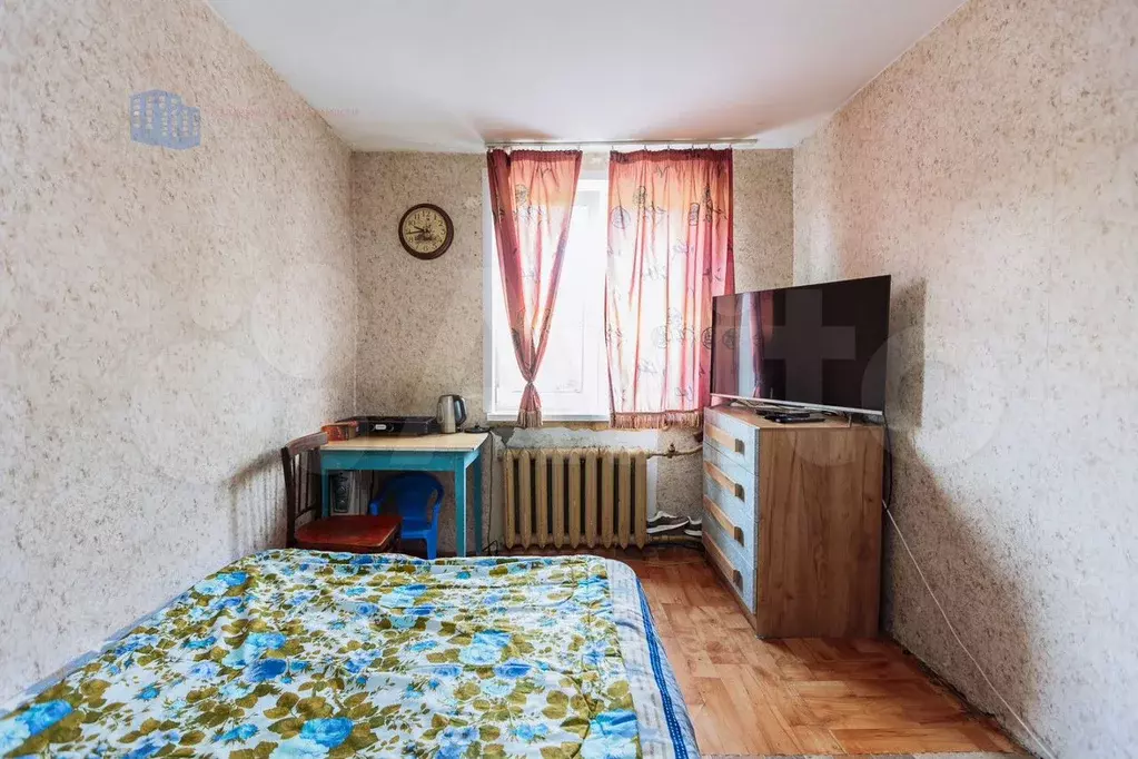 Комната 10,7 м в 7-к., 2/2 эт. - Фото 0