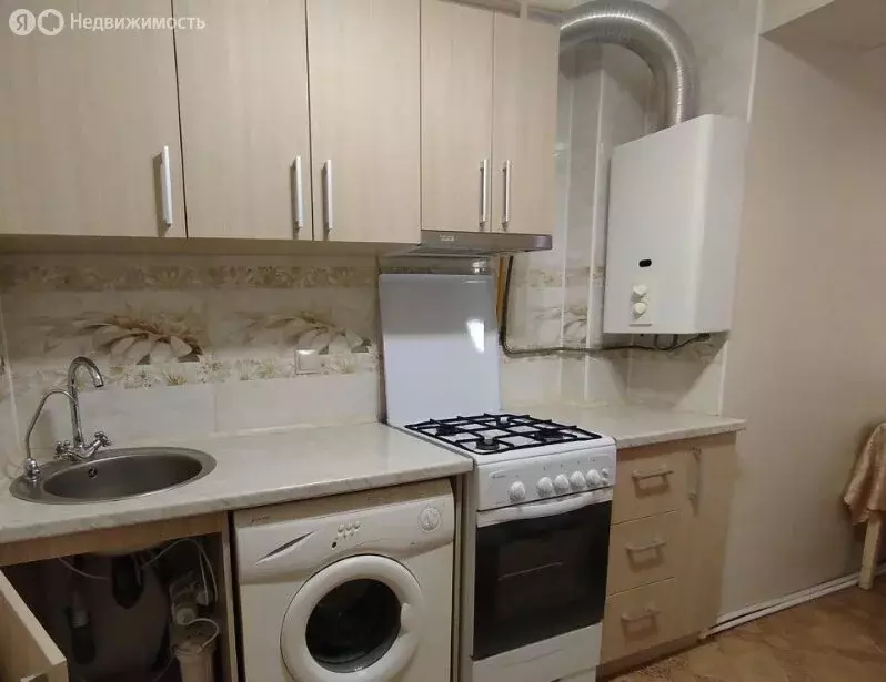 3-комнатная квартира: Симферополь, Троллейбусная улица, 17 (62 м) - Фото 1