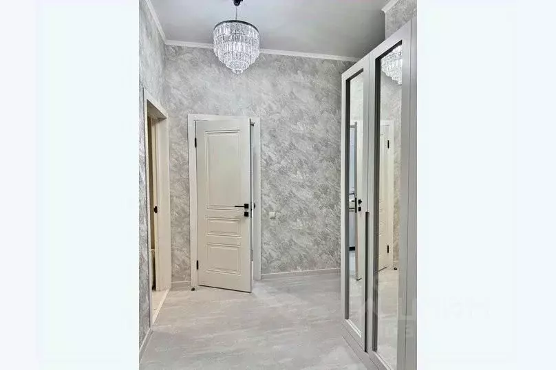 2-к кв. Ставропольский край, Ессентуки ул. Луначарского, 11 (75.0 м) - Фото 0