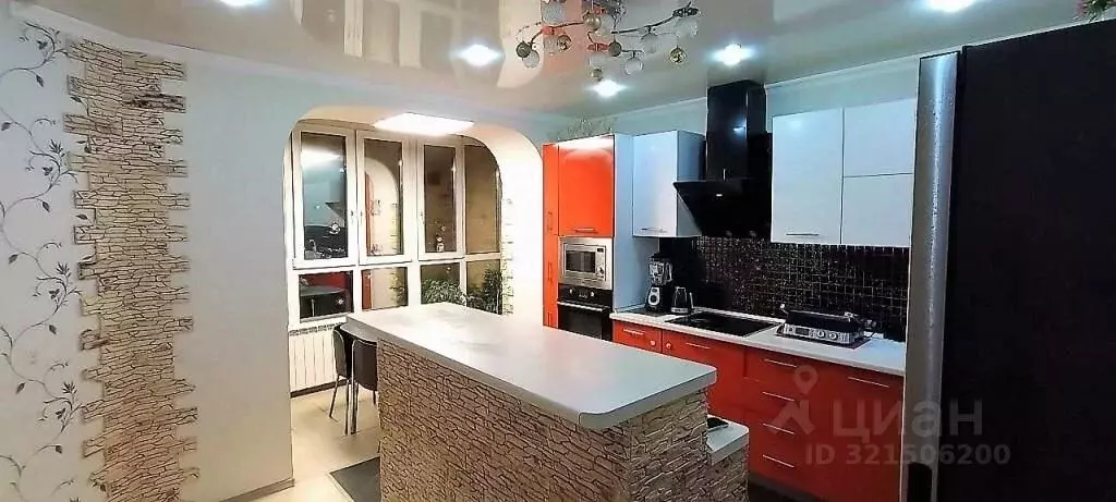 3-к кв. Омская область, Омск ул. Дианова, 27 (82.2 м) - Фото 1