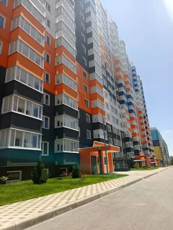 Продаётся 2-к квартира, 56.76 м - Фото 0