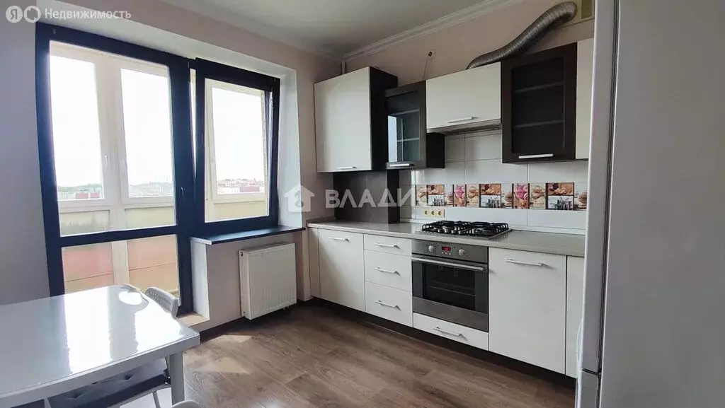 1-комнатная квартира: Калининград, Банковская улица, 12А (37 м) - Фото 0