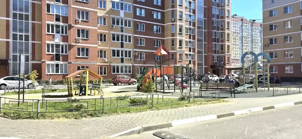2-к кв. Липецкая область, Липецк ул. Артемова, 2к3 (66.8 м) - Фото 1