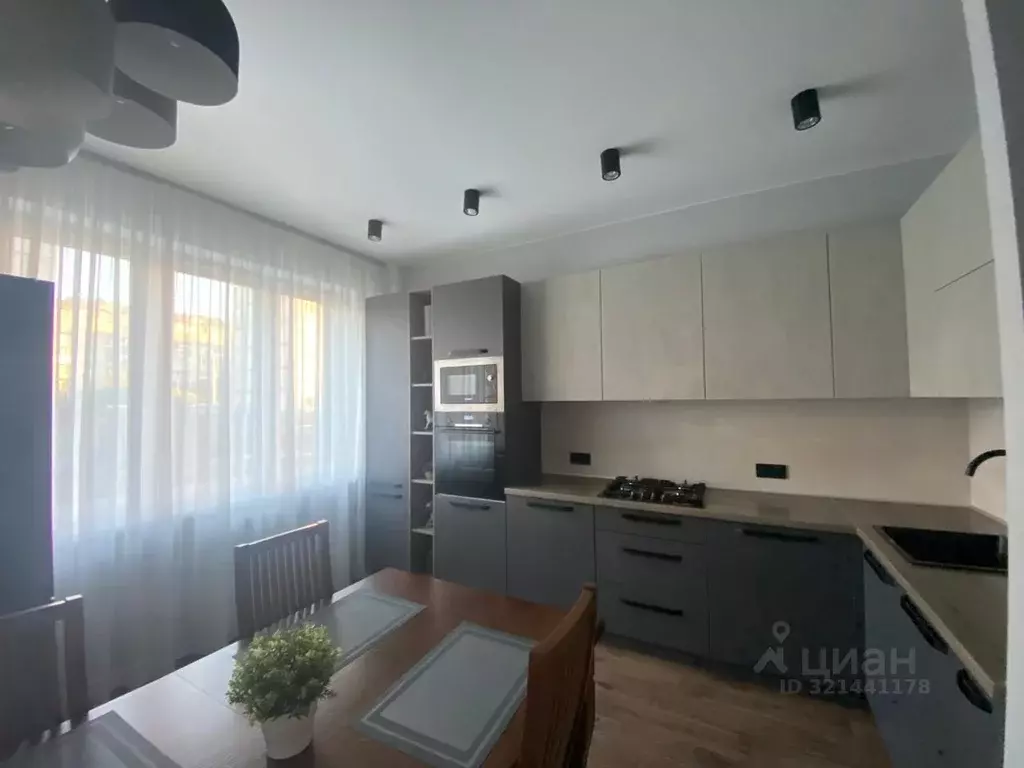 3-к кв. Калининградская область, Калининград Артиллерийская ул., 85А ... - Фото 0