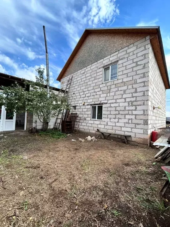 Дом в Оренбургская область, Сакмарский район, Татаро-Каргалинский ... - Фото 1