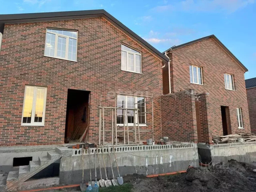 Дом в Ингушетия, Назрань ул. Богатырева (300 м) - Фото 1