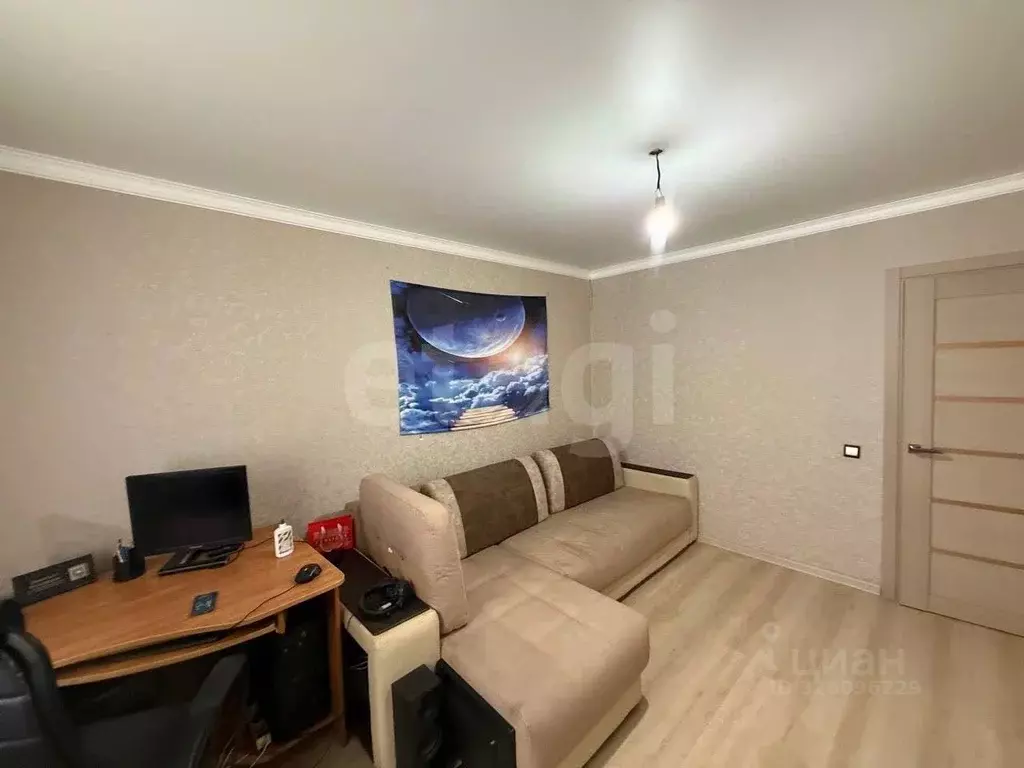 3-к кв. Белгородская область, Белгород ул. Шаландина, 8 (71.5 м) - Фото 1