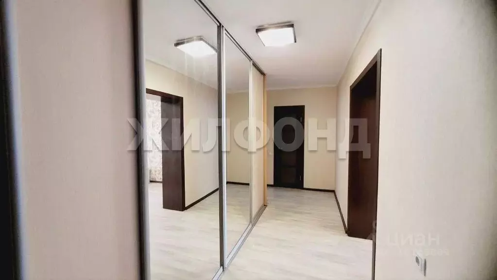 2-к кв. Хакасия, Абакан ул. Маршала Жукова, 70А (80.0 м) - Фото 0
