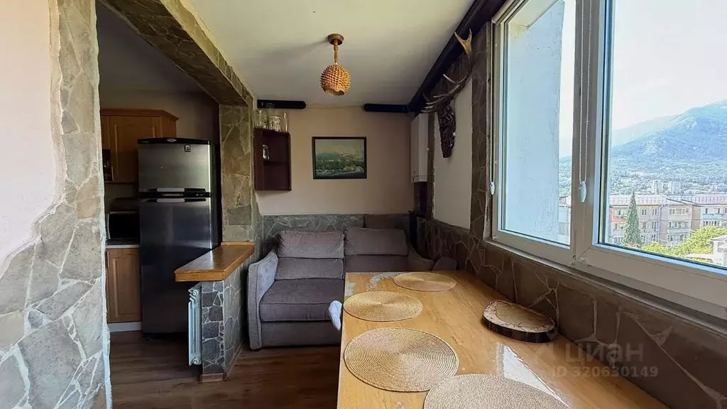 2-к кв. Крым, Ялта ул. Свердлова, 47 (56.0 м) - Фото 0