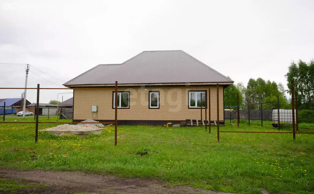 Дом в Заводоуковск, Крымская улица (100 м) - Фото 1