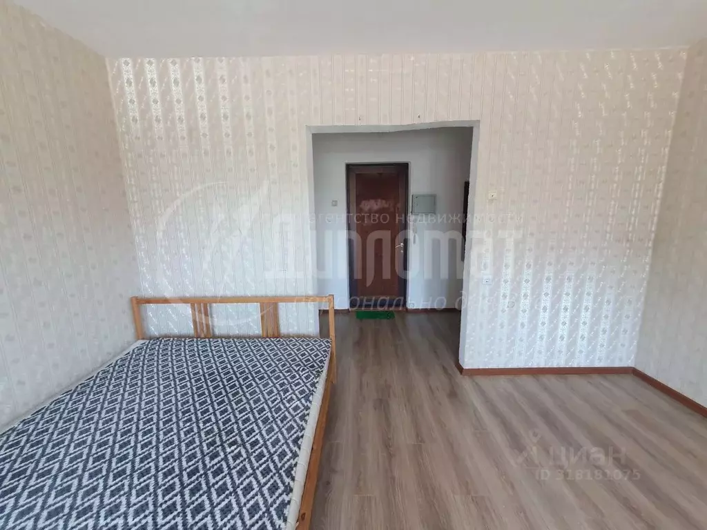 1-к кв. Курганская область, Курган Заозерный жилрайон, 4-й мкр, 23 ... - Фото 1