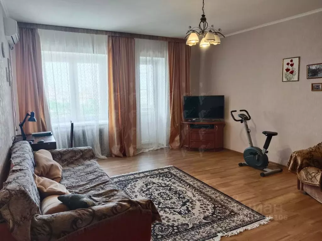 3-к кв. Астраханская область, Астрахань Южная ул., 23к2 (120.9 м) - Фото 0
