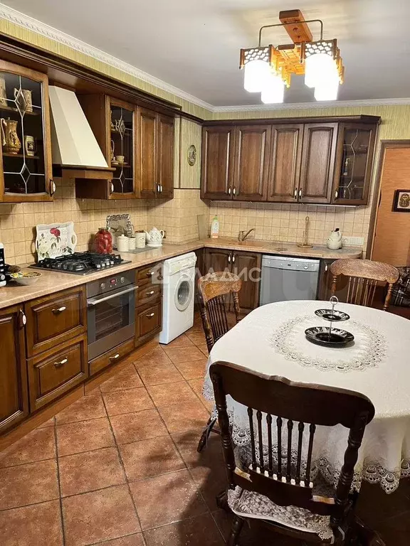 2-к. квартира, 66 м, 1/10 эт. - Фото 1