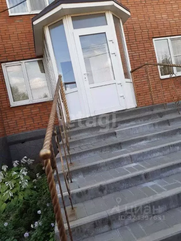 Дом в Ростовская область, Новошахтинск Библиотечная ул. (348 м) - Фото 1