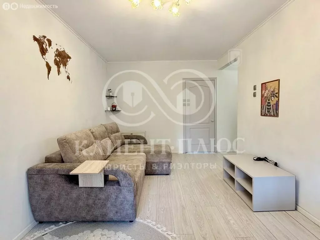 2-комнатная квартира: Южно-Сахалинск, Сахалинская улица, 32А (47.3 м) - Фото 1
