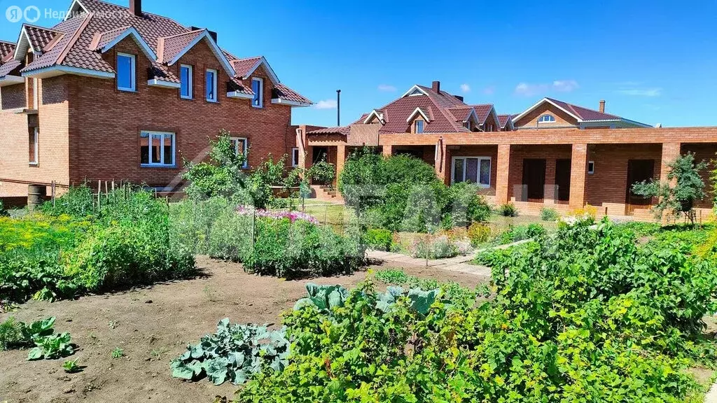 Дом в село Усть-Заостровка, улица Строителей, 1 (259 м) - Фото 1