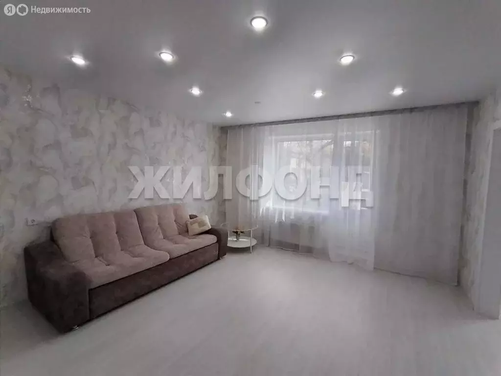 3-комнатная квартира: Абакан, Вокзальная улица, 12 (72.4 м) - Фото 2