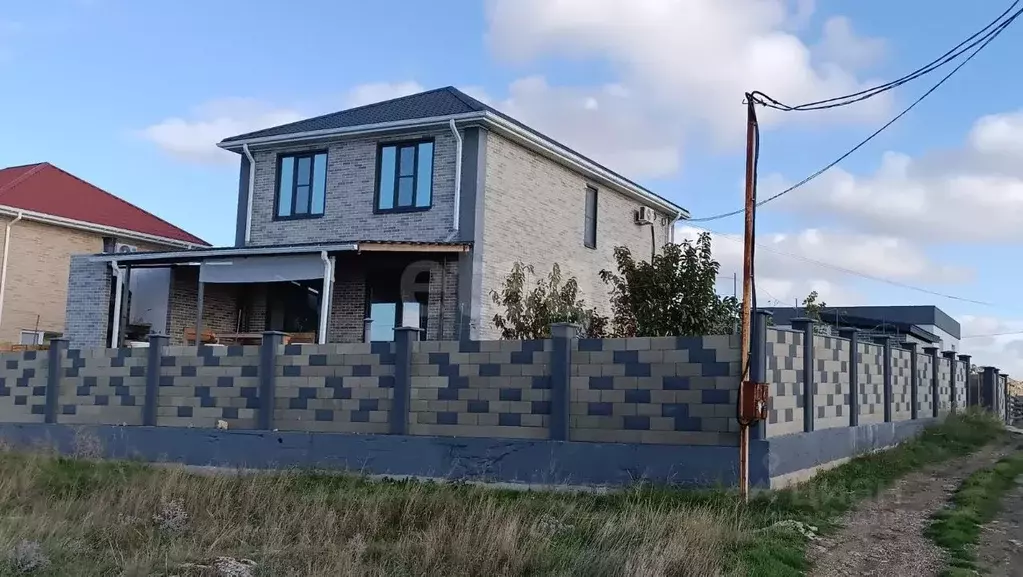 Дом в Крым, Ленинский район, Мысовское с/пос, Нептун ... - Фото 1