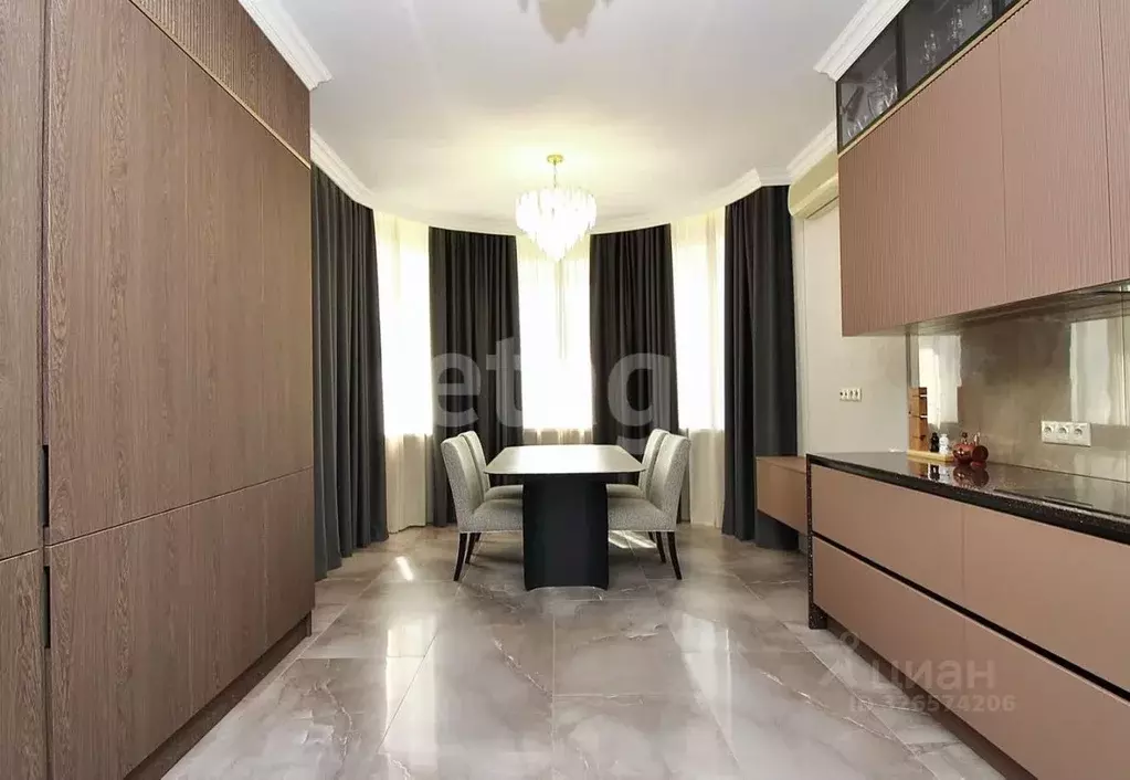 4-к кв. Тюменская область, Тюмень ул. Максима Горького, 47 (160.7 м) - Фото 1