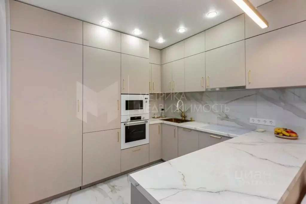 2-к кв. Тюменская область, Тюмень ул. Тимофея Кармацкого, 5 (96.0 м) - Фото 1