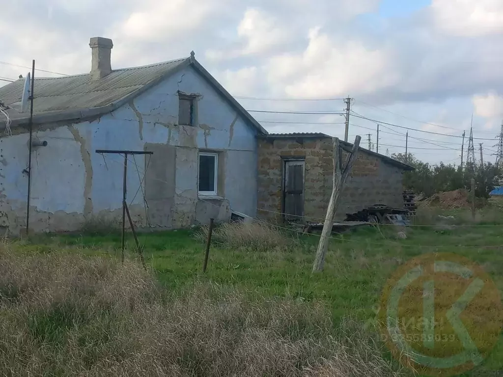 Дом в Крым, Сакский район, с. Молочное ул. Садовая, 15 (38 м) - Фото 2