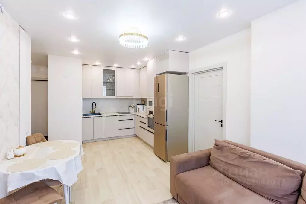 2-к кв. Тюменская область, Тюмень ул. Новоселов, 103к1 (53.4 м) - Фото 1