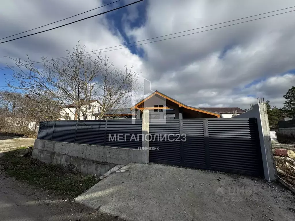 Дом в Краснодарский край, Геленджик городской округ, с. Кабардинка ул. ... - Фото 1