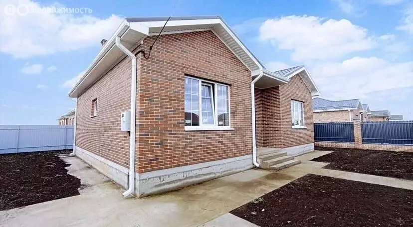 Дом в Ростов-на-Дону, Особенная улица (110 м) - Фото 0