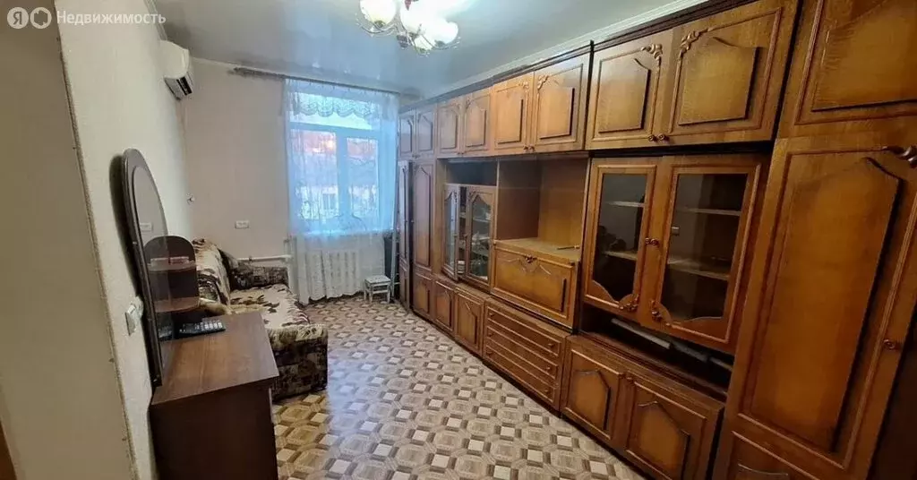 3-комнатная квартира: Каменск-Шахтинский, микрорайон Заводской, улица ... - Фото 1