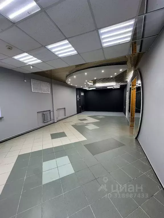 Помещение свободного назначения в Алтайский край, Барнаул просп. ... - Фото 0