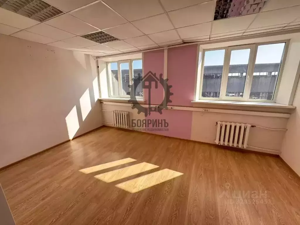 Офис в Свердловская область, Екатеринбург ул. Новинская, 1 (100 м) - Фото 1