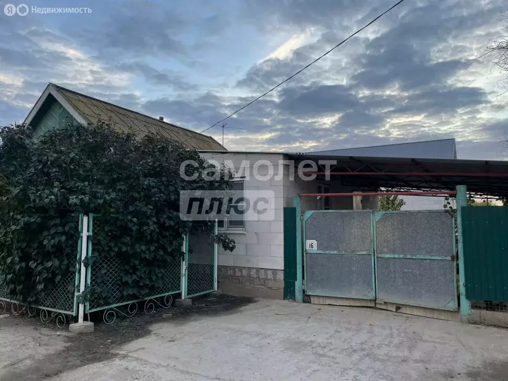 Дом в Осыпной Бугор, улица Горького (65 м) - Фото 1