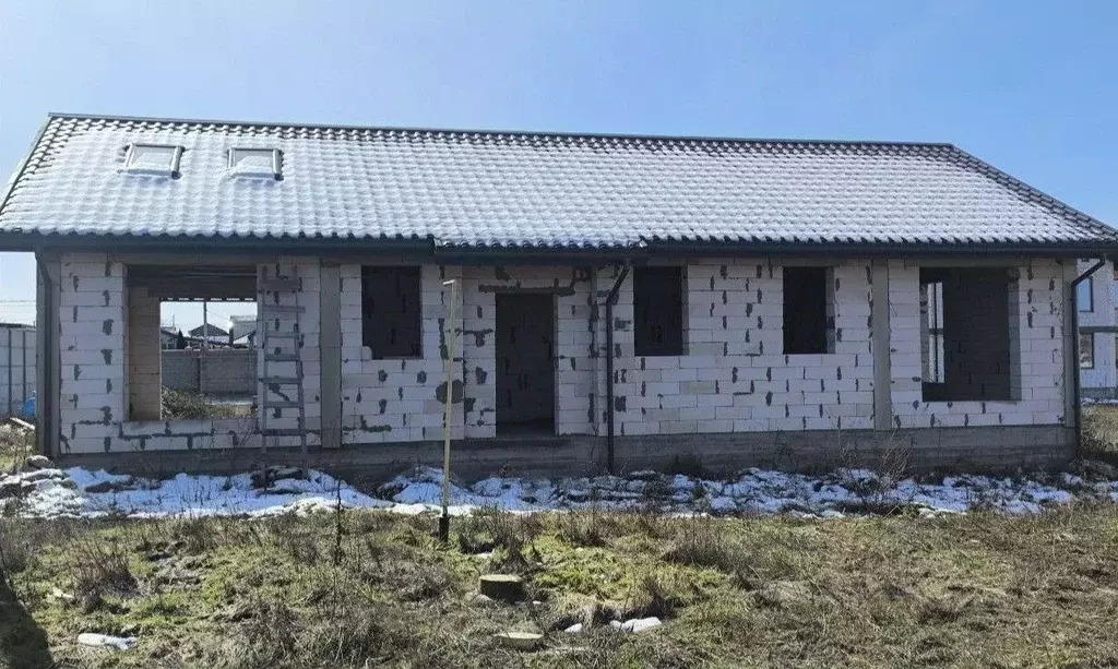 Дом в Крым, Симферопольский район, Трудовское с/пос, пос. Айкаван ул. ... - Фото 0