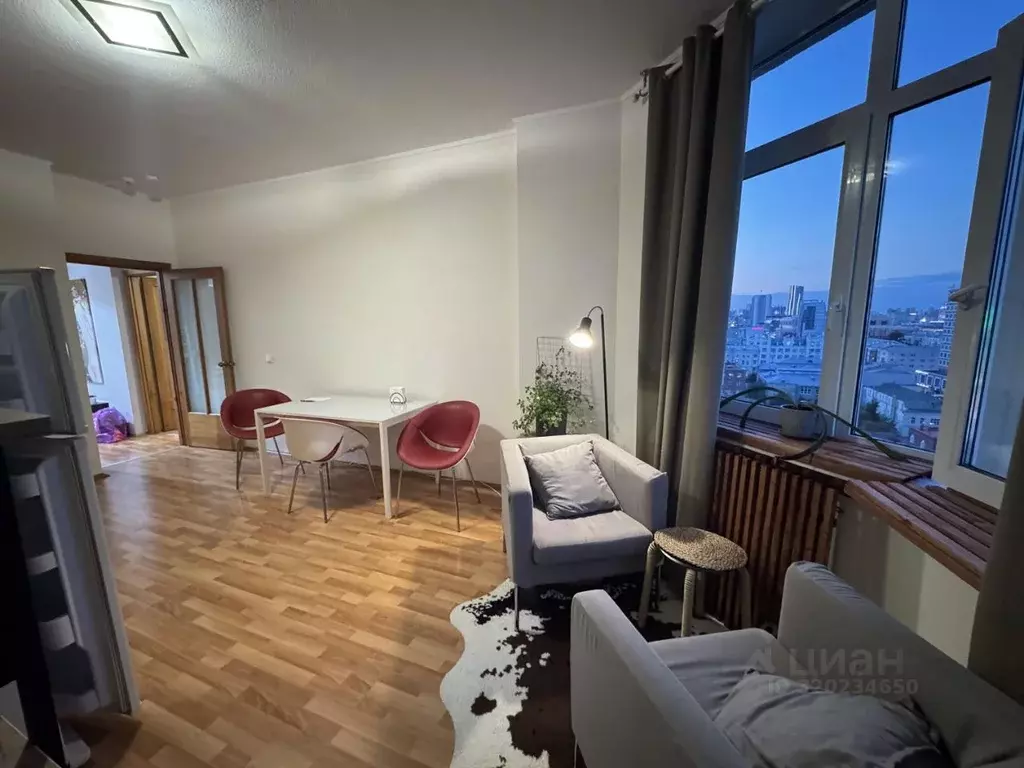 2-к кв. Свердловская область, Екатеринбург ул. Радищева, 18 (88.0 м) - Фото 2