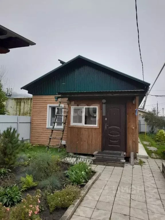 Дом в Алтай, Горно-Алтайск ул. Алагызова, 1 (50 м) - Фото 1