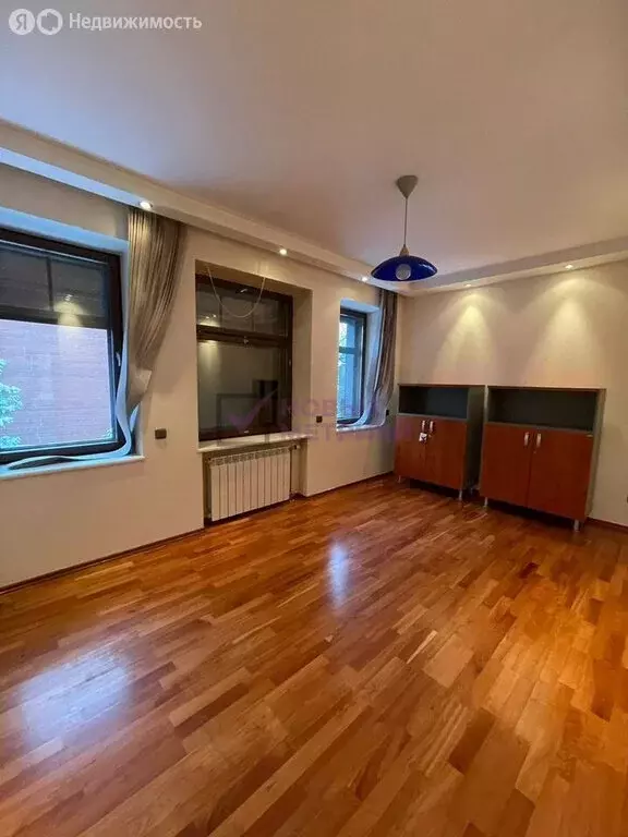 6-комнатная квартира: Санкт-Петербург, 3-я линия 1-й половины, 87 ... - Фото 2