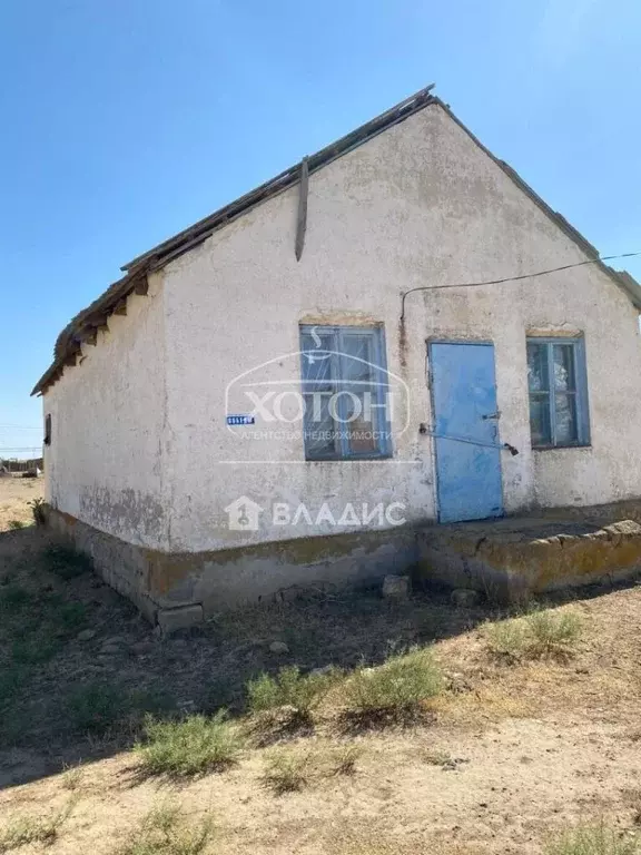 Дом в Калмыкия, Ики-Бурульский район, пос. Манцин Кец  (60 м) - Фото 1