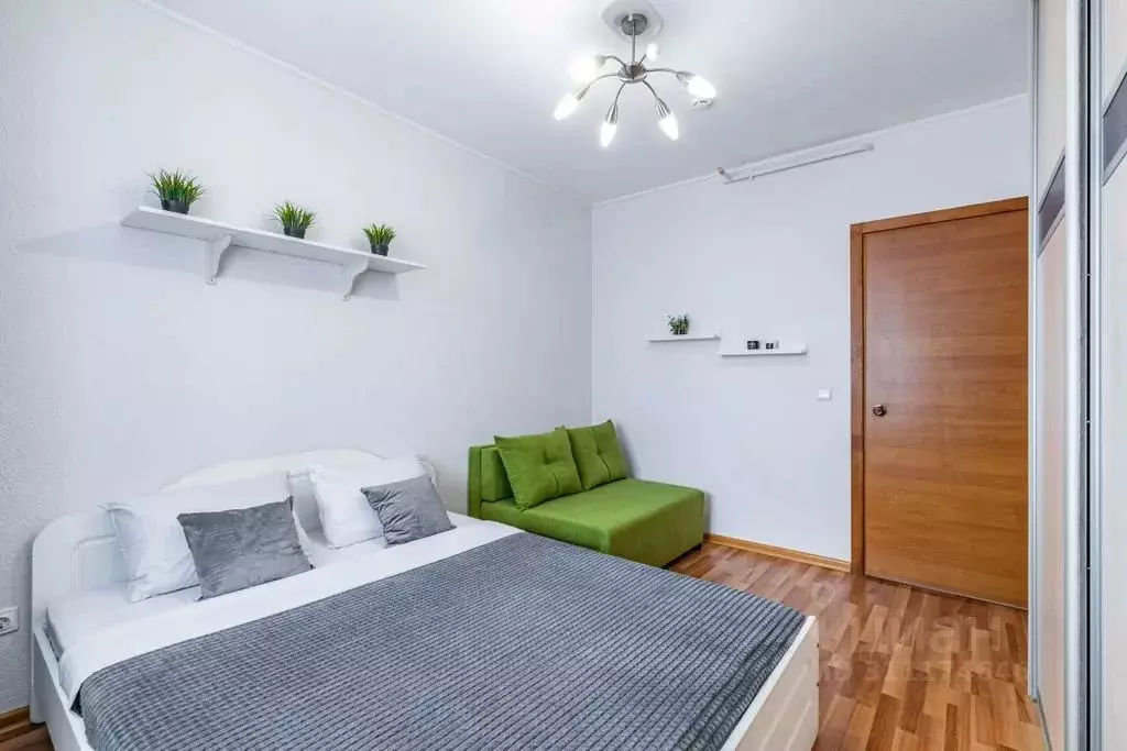 1-к кв. Свердловская область, Екатеринбург ул. Стачек, 4 (37.0 м) - Фото 1