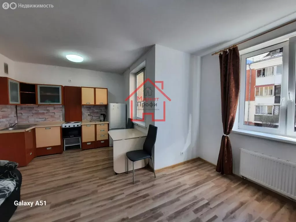 Квартира-студия: Верхняя Пышма, улица Орджоникидзе, 3 (29.1 м) - Фото 1