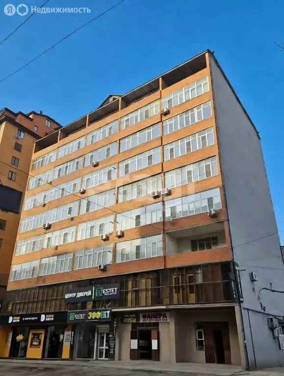 2-комнатная квартира: Махачкала, улица Ирчи Казака, 75 (100 м) - Фото 2