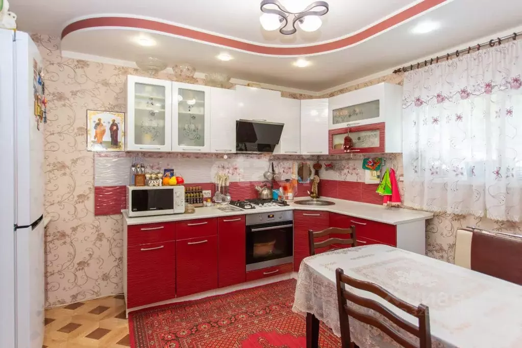 Дом в Тюменская область, Тобольск ул. Банный Лог, 3 (145 м) - Фото 1