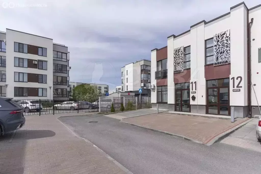 3-комнатная квартира: Тюмень, улица Федюнинского, 28к11 (106.2 м) - Фото 1