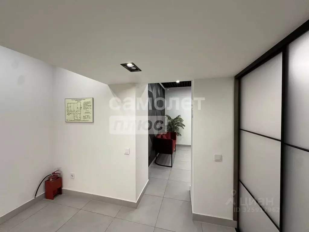 Помещение свободного назначения в Иркутская область, Иркутск ул. ... - Фото 1