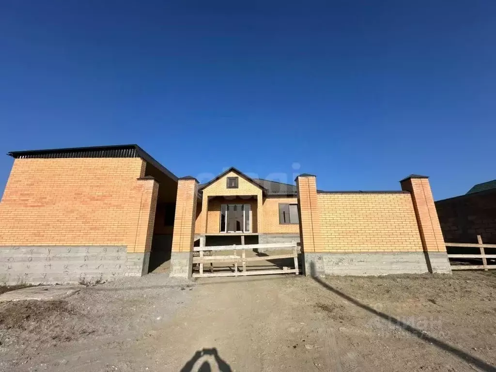 Дом в Ингушетия, Назрань ул. Кировская (170 м) - Фото 2