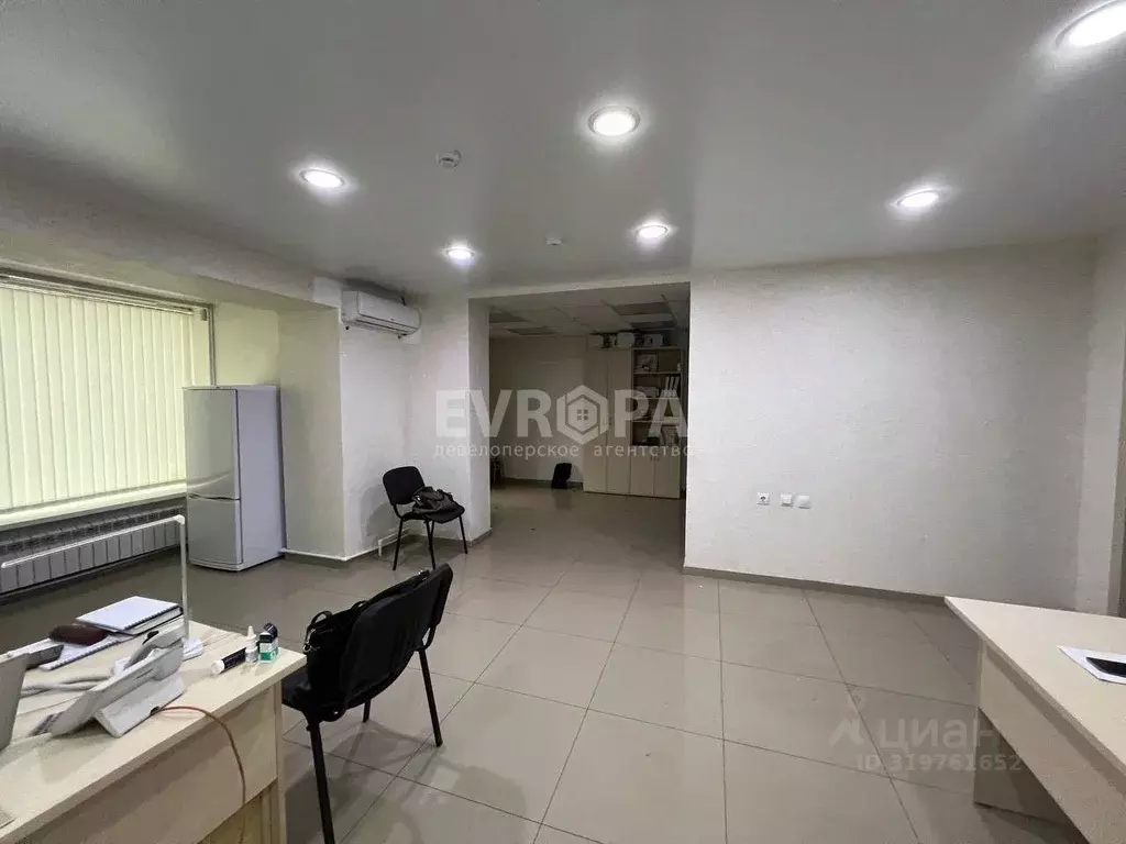 Торговая площадь в Ульяновская область, Ульяновск ул. Крымова, 61А (94 ... - Фото 1