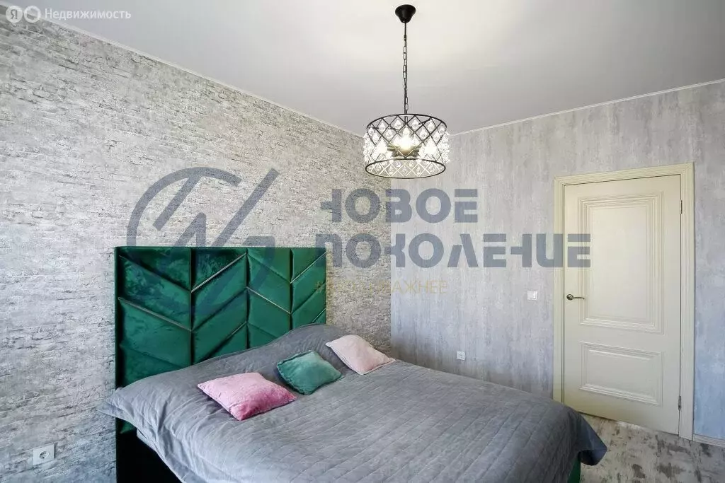 3-комнатная квартира: Омск, проспект Комарова, 15к3 (86 м) - Фото 1