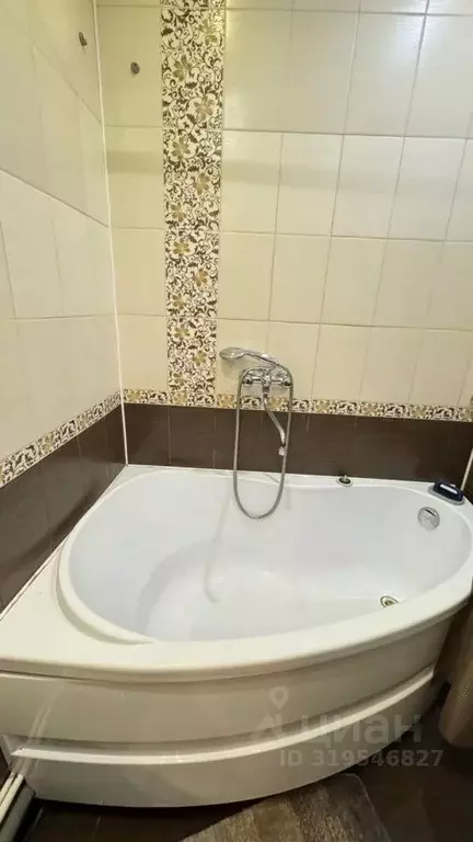 2-к кв. Новгородская область, Великий Новгород Батецкая ул., 21к1 ... - Фото 0