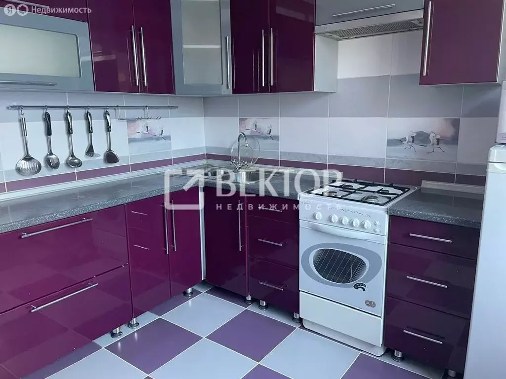 3-комнатная квартира: Кохма, Владимирская улица, 31 (68 м) - Фото 1