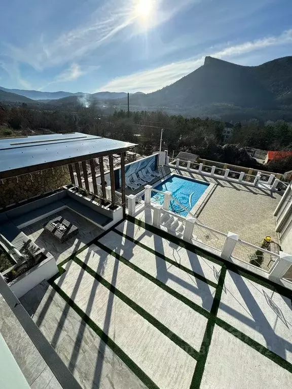 Дом в Крым, Бахчисарайский район, Куйбышевское с/пос  (200 м) - Фото 2