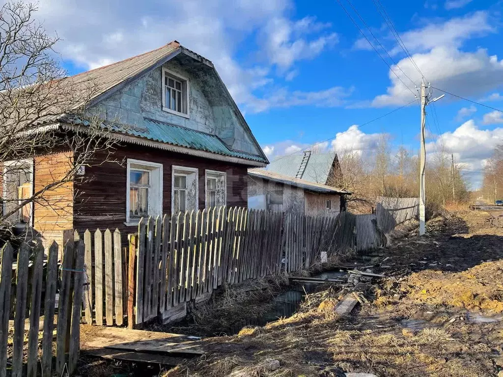 Дом в Вологодская область, Сокол ул. Александра Матросова, 3 (50 м) - Фото 1